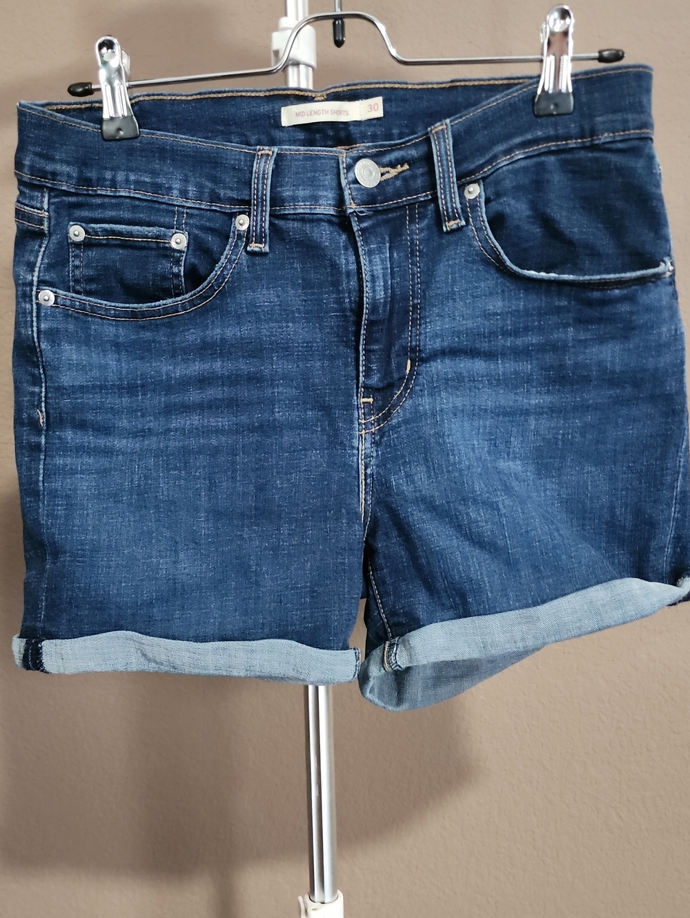 Levi Strauss Mid-Rise Dark Blue Denim Roll-Cuff Women's Jean Shorts